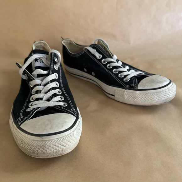 REDUCED Black converse low tops 9 - Picture 2 of 5